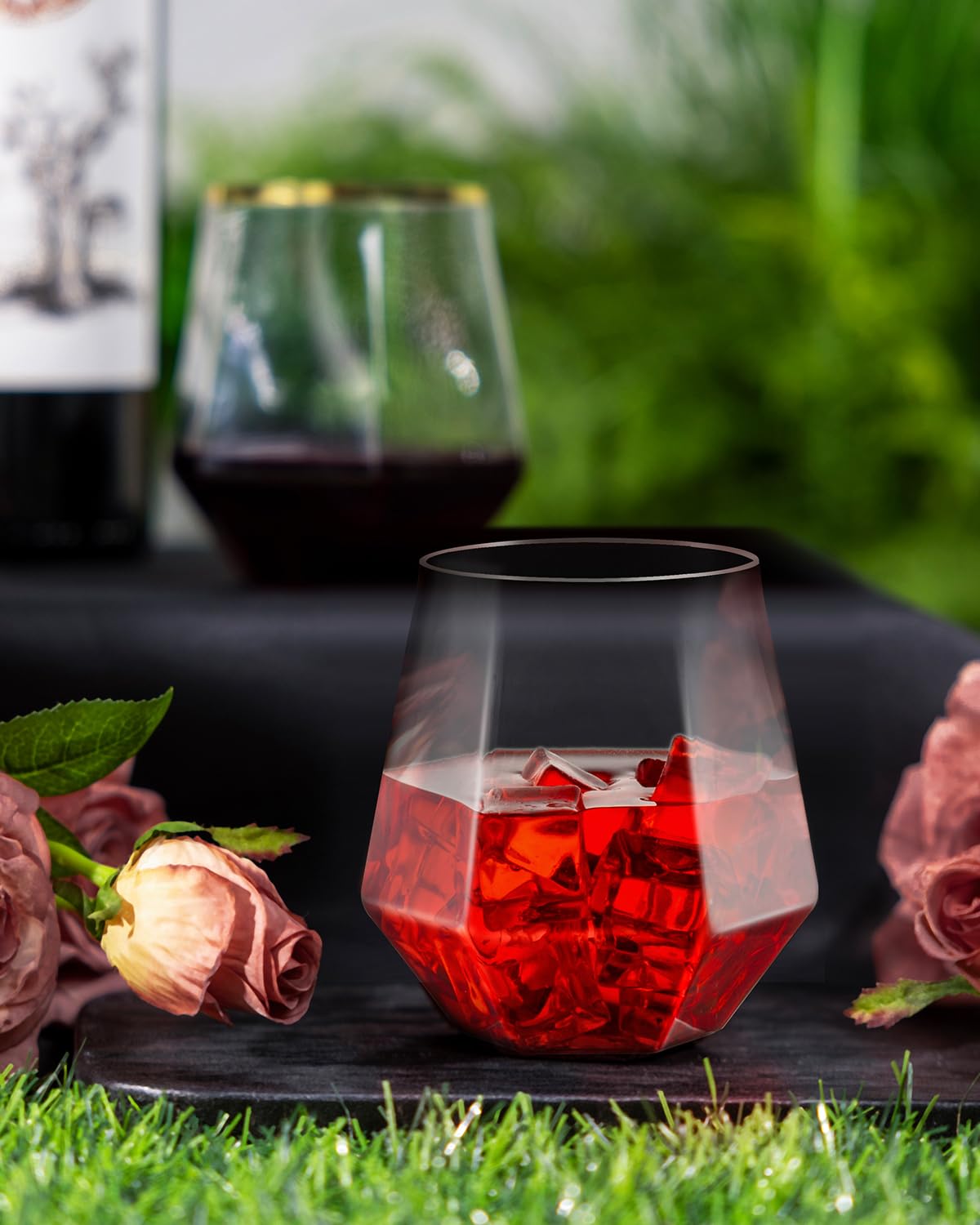 BESTSTAR clear diamond texture adds timeless appeal to casual or formal table settings.