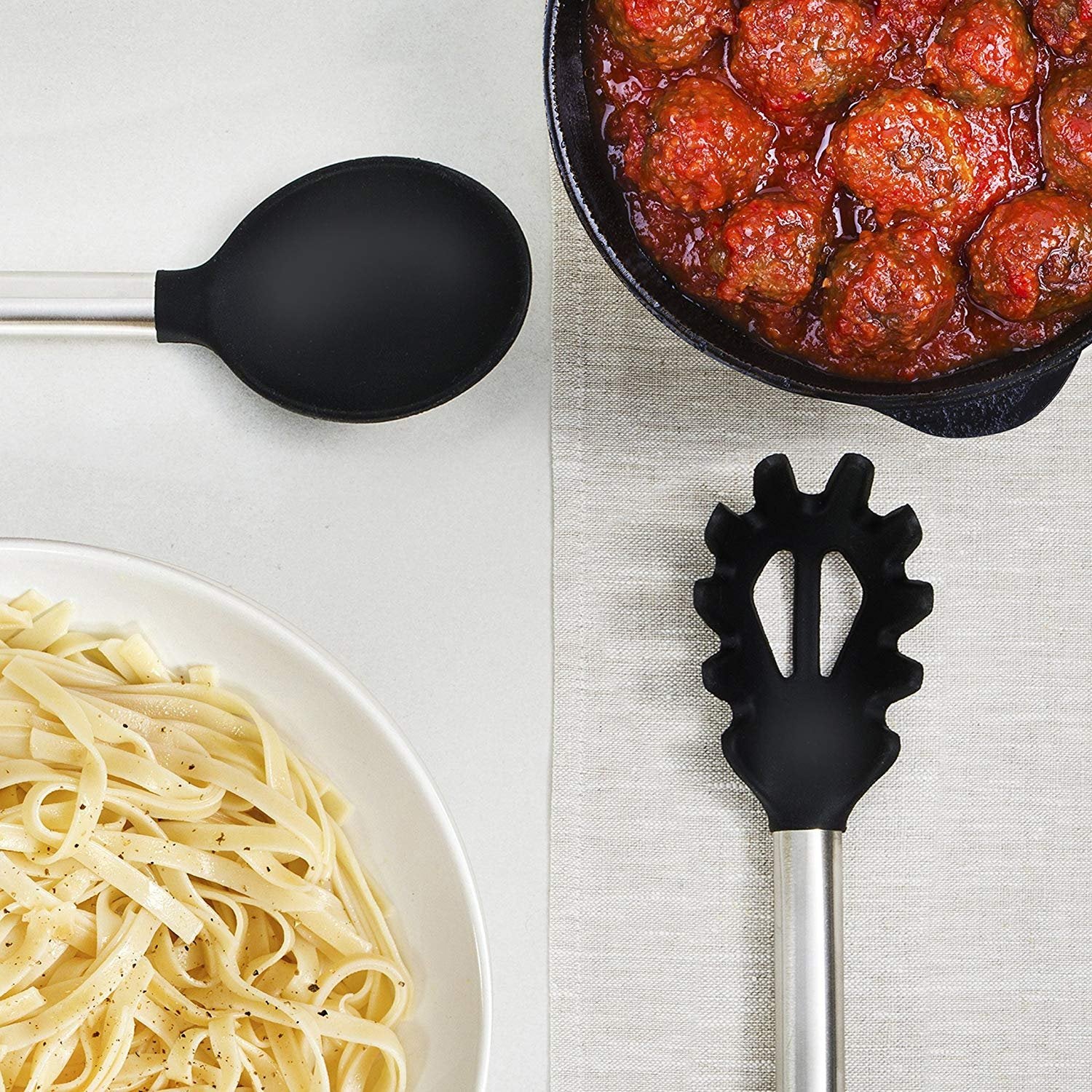 BESTZMWK dishwasher-safe design simplifies cleanup after meals.