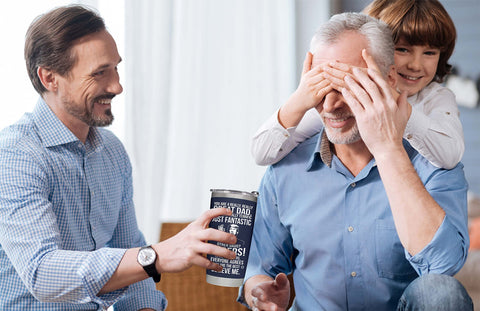 BETHEGIFT dad tumbler presented in gift packaging, perfect for gifting on Father's Day.