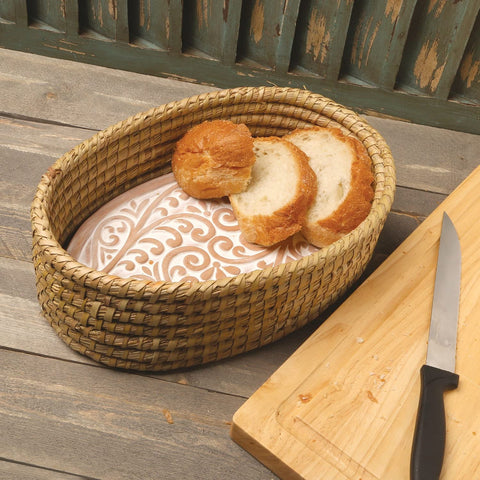 Table setting idea with Better World Bio bread basket for gatherings