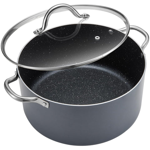 BEZIA 12-qt pot with lid viewed from above, ideal for large batches