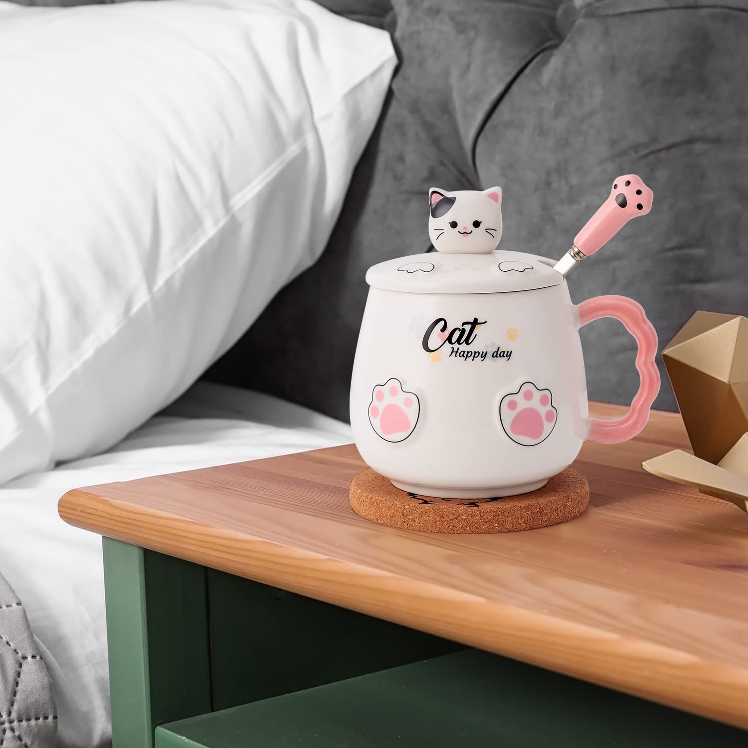 Bgbg Cat Claw Spoon included, adds whimsical utility to your drink routine.