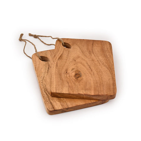 BHAVATU acacia cutting board top view shows warm grain ideal for prep and serving