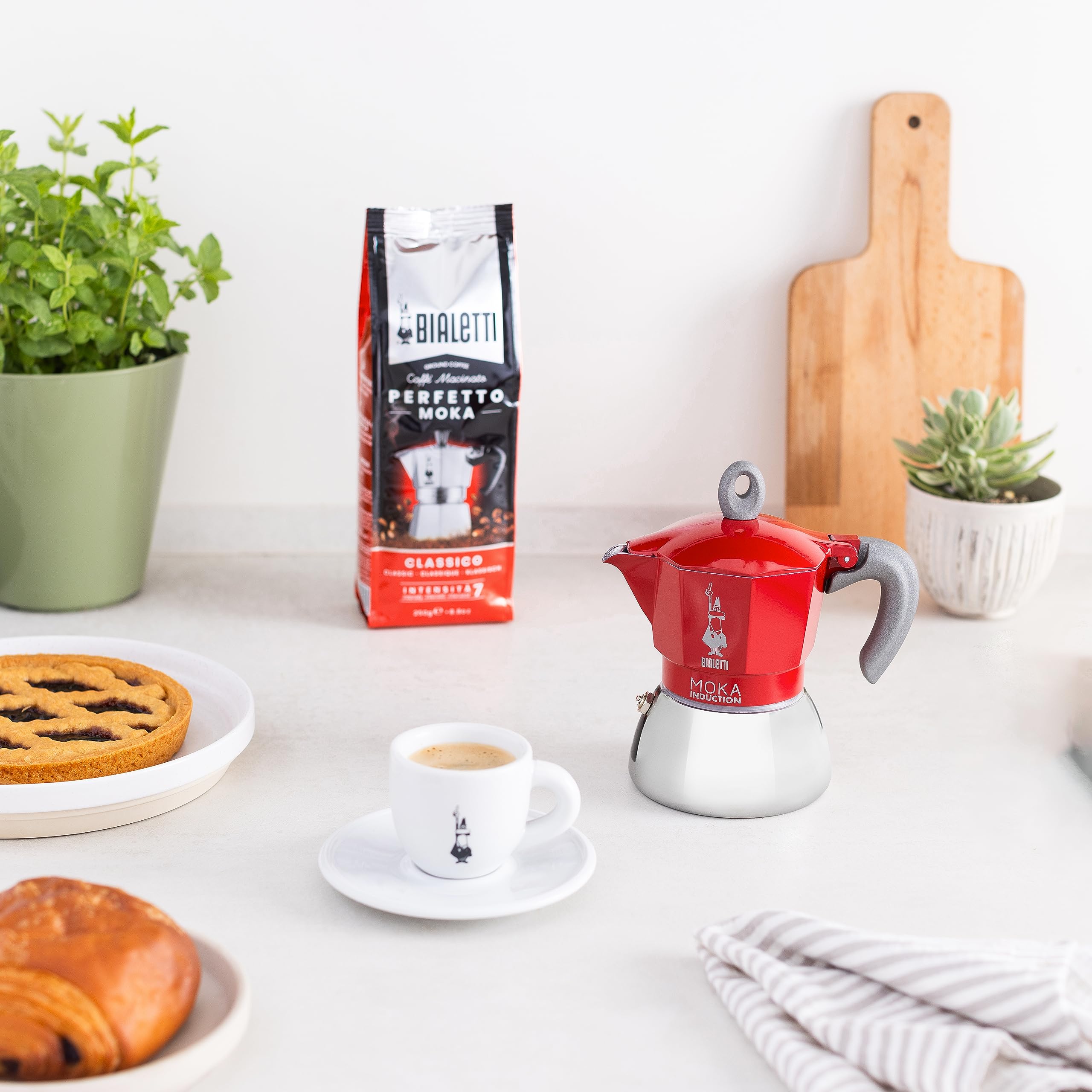 Bialetti Moka Induction clean with water only for simple maintenance