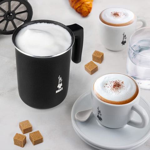Bialetti Tutto Crema frother top view highlights sleek design for quick frothing.