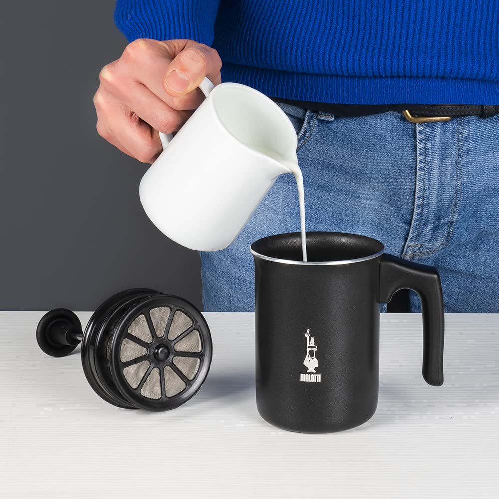 Bialetti Tutto Crema with fine mesh sieve promises fast, creamy milk foam.