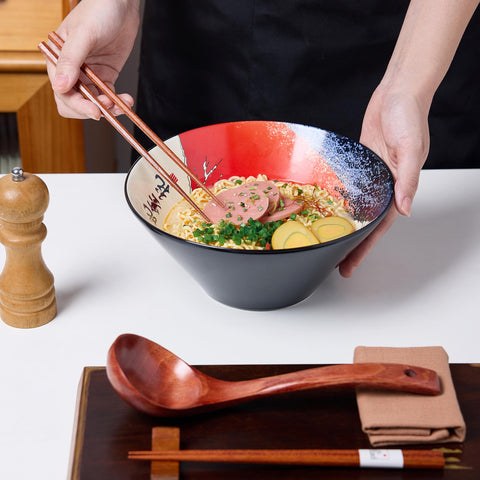 BICETTO dishwasher-safe bowls simplify cleanup after meals.