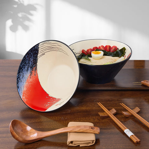 BICETTO microwave-safe porcelain bowls ideal for quick reheating.