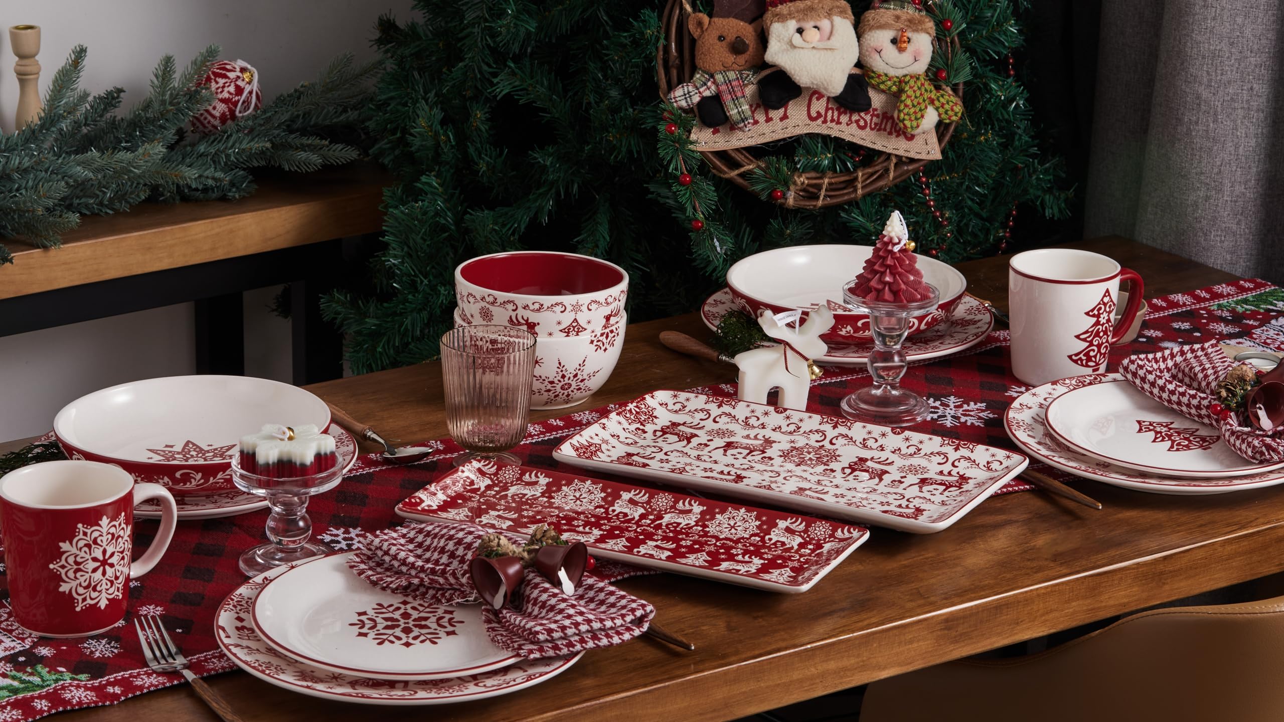 Bico Holly Jolly mug microwave-safe for quick reheats