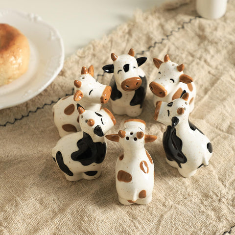 Bicuzat two-piece cow collection ideal for family meals