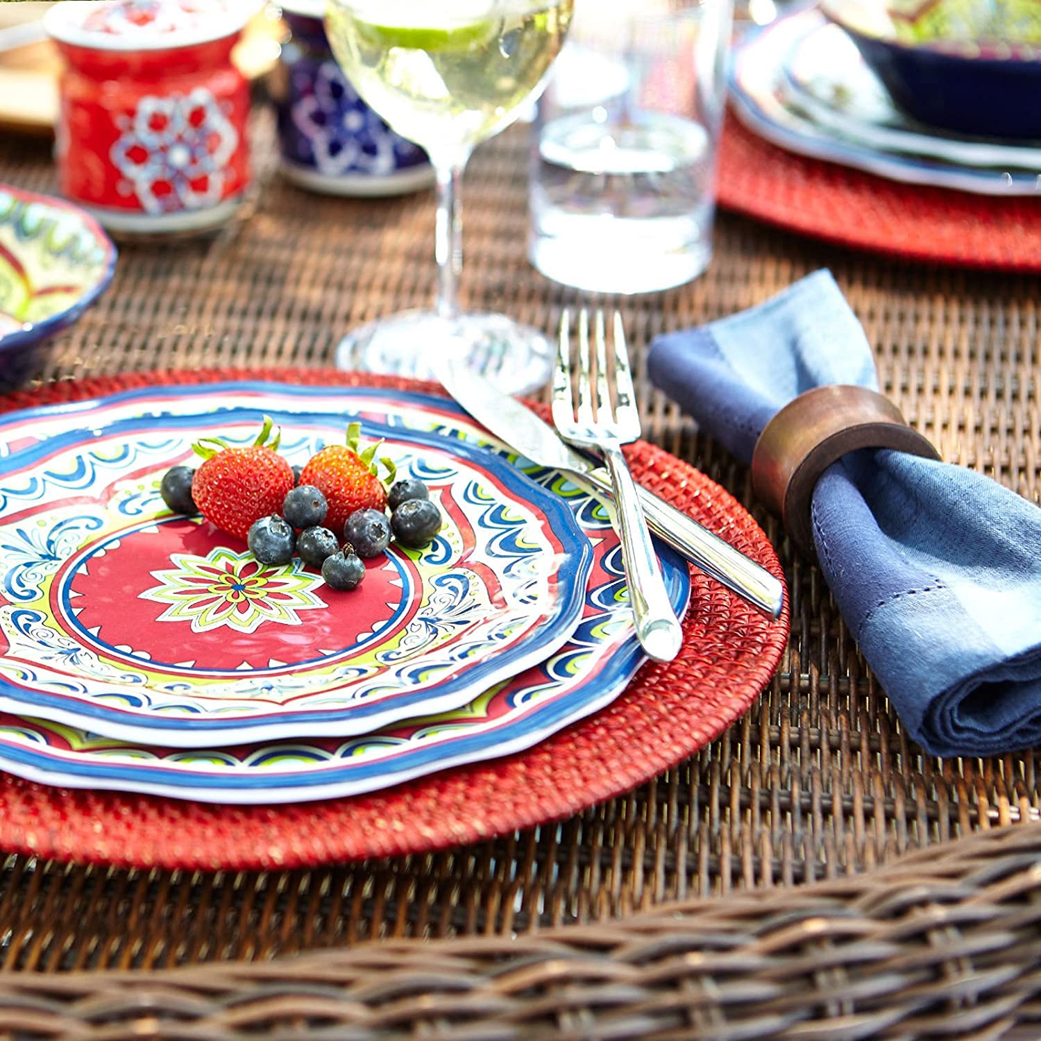 BIFFELY concave design napkin rings showcase contemporary style for weddings and holidays.