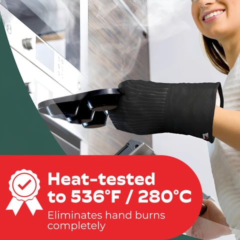 Big Red House mitts offer 536°F heat resistance for safe handling of baking trays.