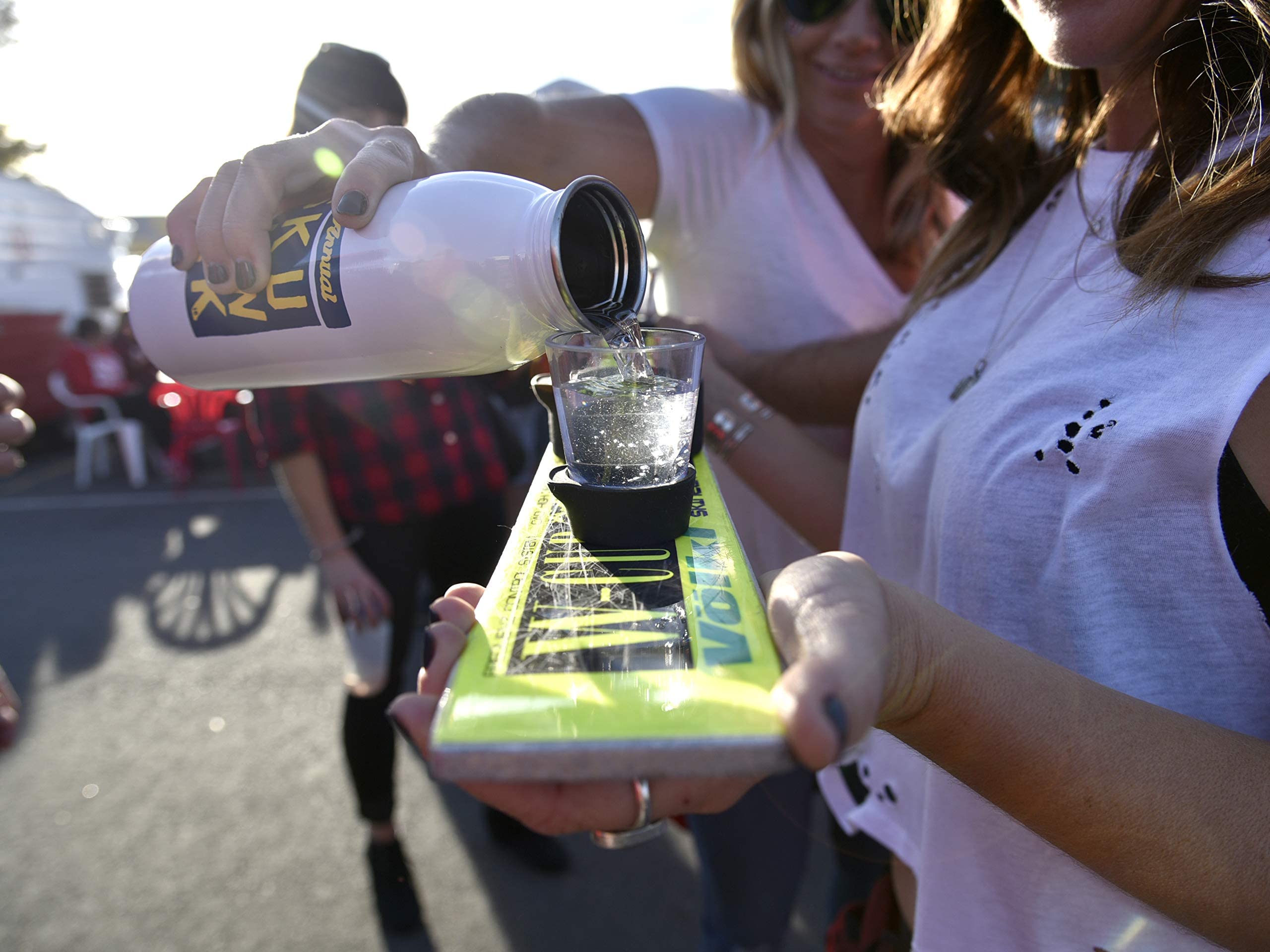Big Shots logo visible on mounts during quick, party-ready setup
