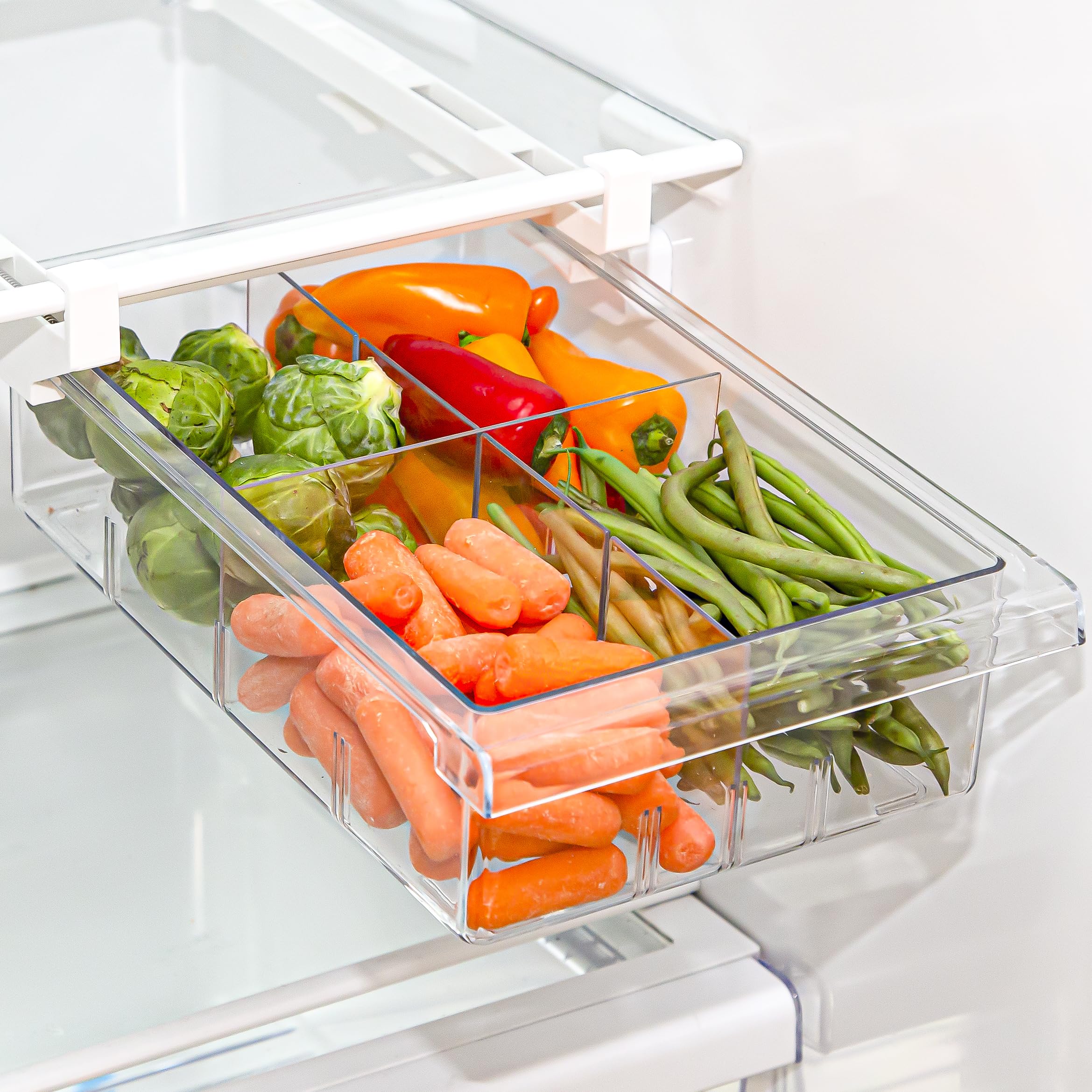 BINO freezer-safe materials ensure durable use in cold conditions.