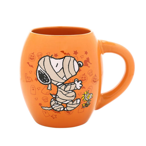 Bioworld Peanuts mug microwave and dishwasher safe shot demonstrates convenient everyday use.