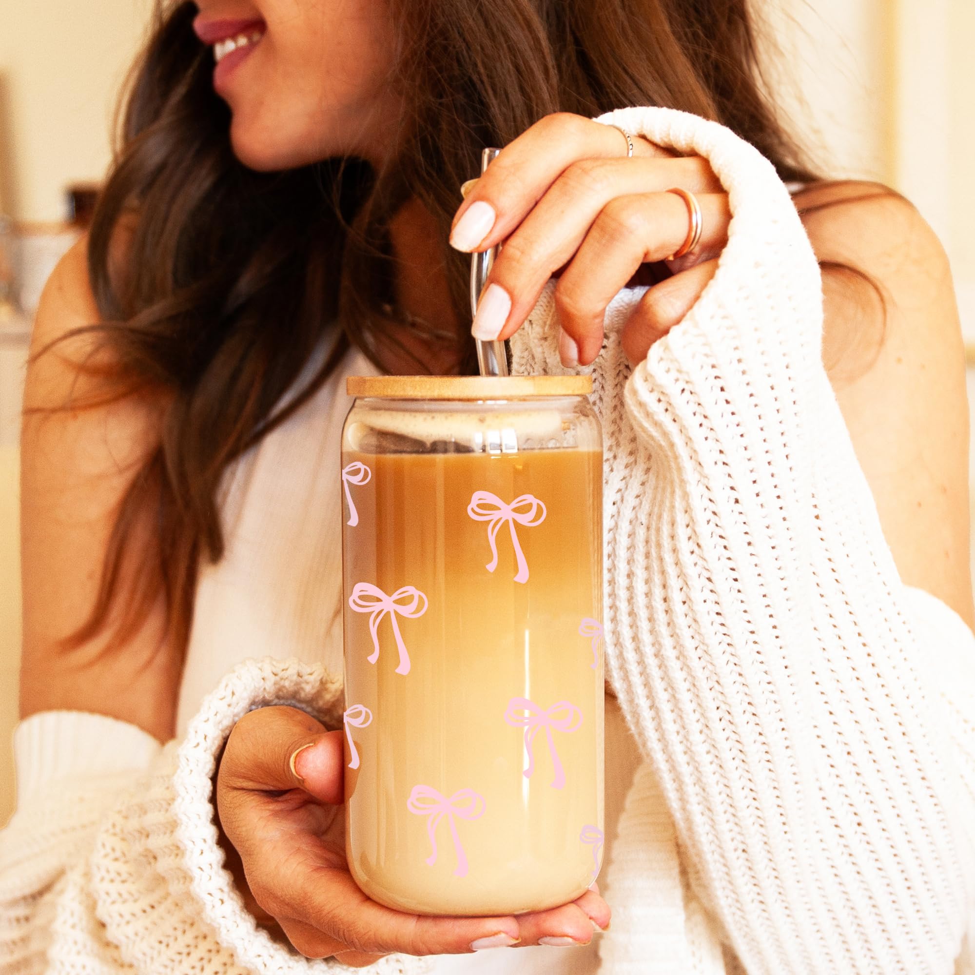 BIPEDS Coquette glass cup with tea or latte for on-the-go use.