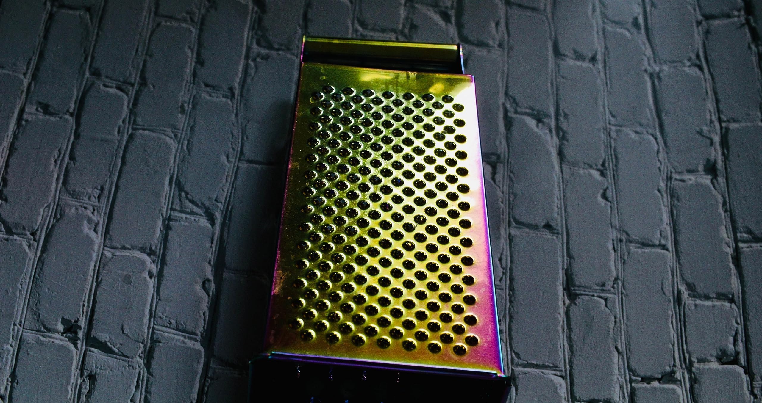 BISDARUN grater creates lemon zest quickly with gold finish