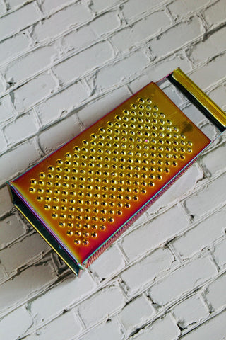 BISDARUN compact gold grater ready for small spaces