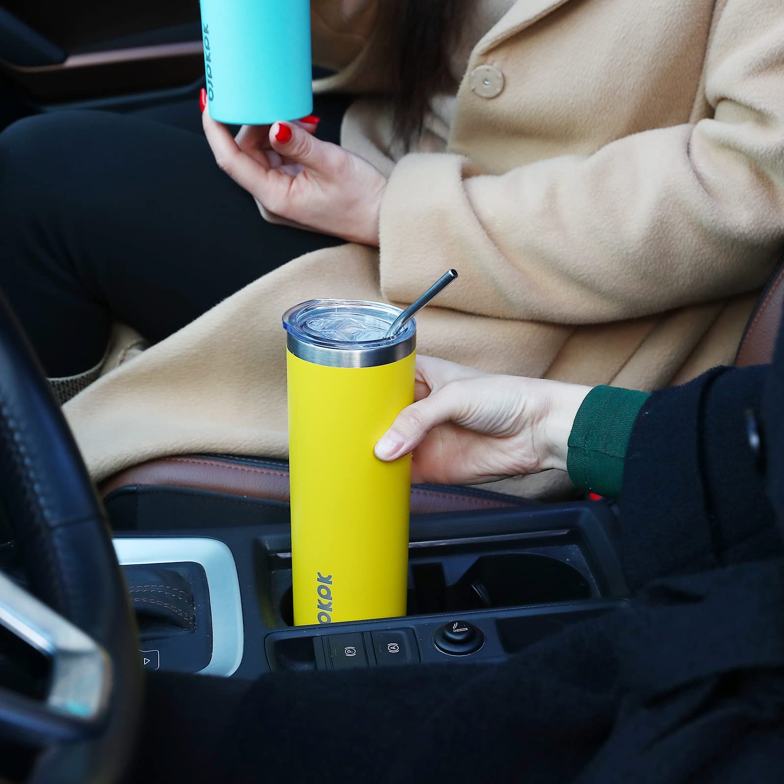 BJPKPK Double-walled insulation keeps drinks at temperature.