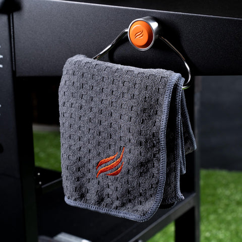 Two towels included in the Blackstone 5300 set for quick cleanup during grilling