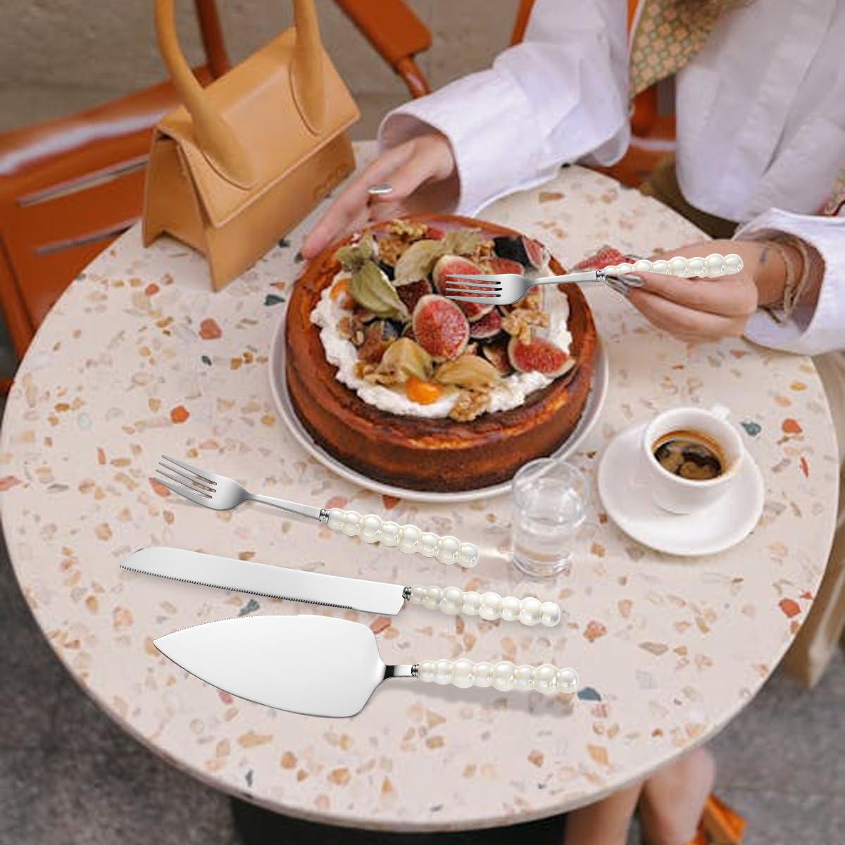 Bltnever serving set on wedding table, combining style and practicality.