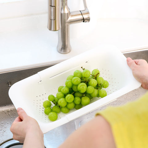 Blue Ginkgo top-rack dishwasher-safe colander cleans easily.