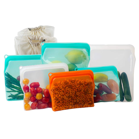 BluePerlOne medium silicone bag perfect for lunches and on-the-go portions.