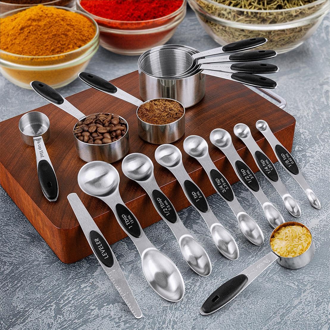 Bobipro measuring set makes a thoughtful gift for moms and bakers.