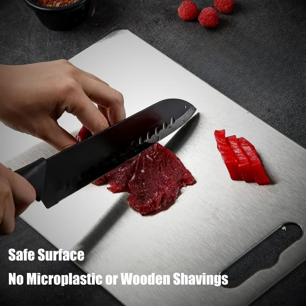 Boenim titanium cutting board silver surface ready for quick cleaning.