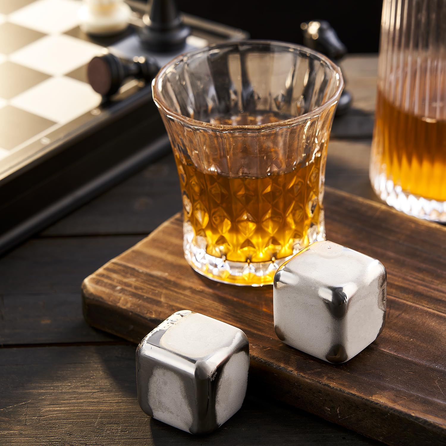 Boenkush stainless steel ice spheres cool drinks evenly