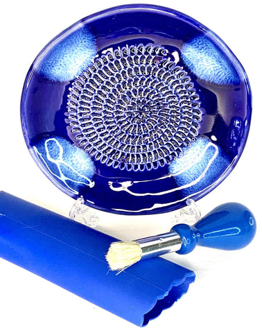 BonCera center ridges grate garlic and ginger with precision
