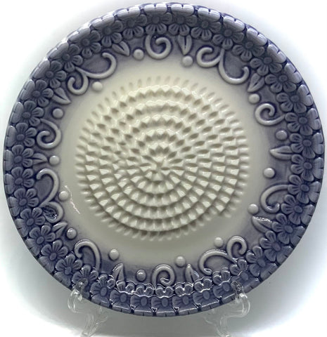 BonCera dishwasher-safe plate ready for quick cleanup