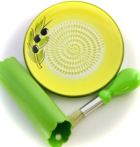 BonCera peeler tube shown with the set for easy garlic peeling.