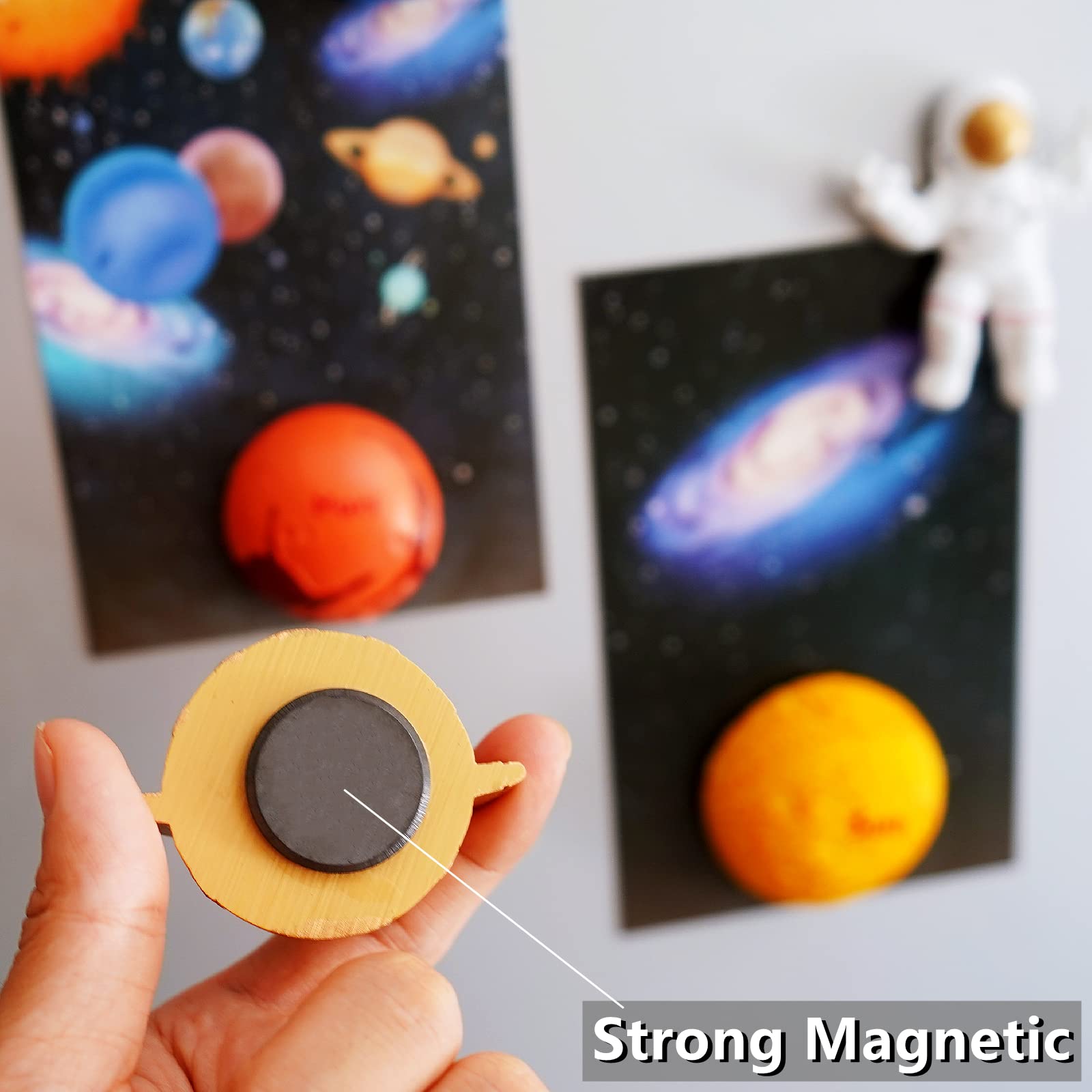 Bonilve Saturn ring magnet captures iconic rings for display shelves