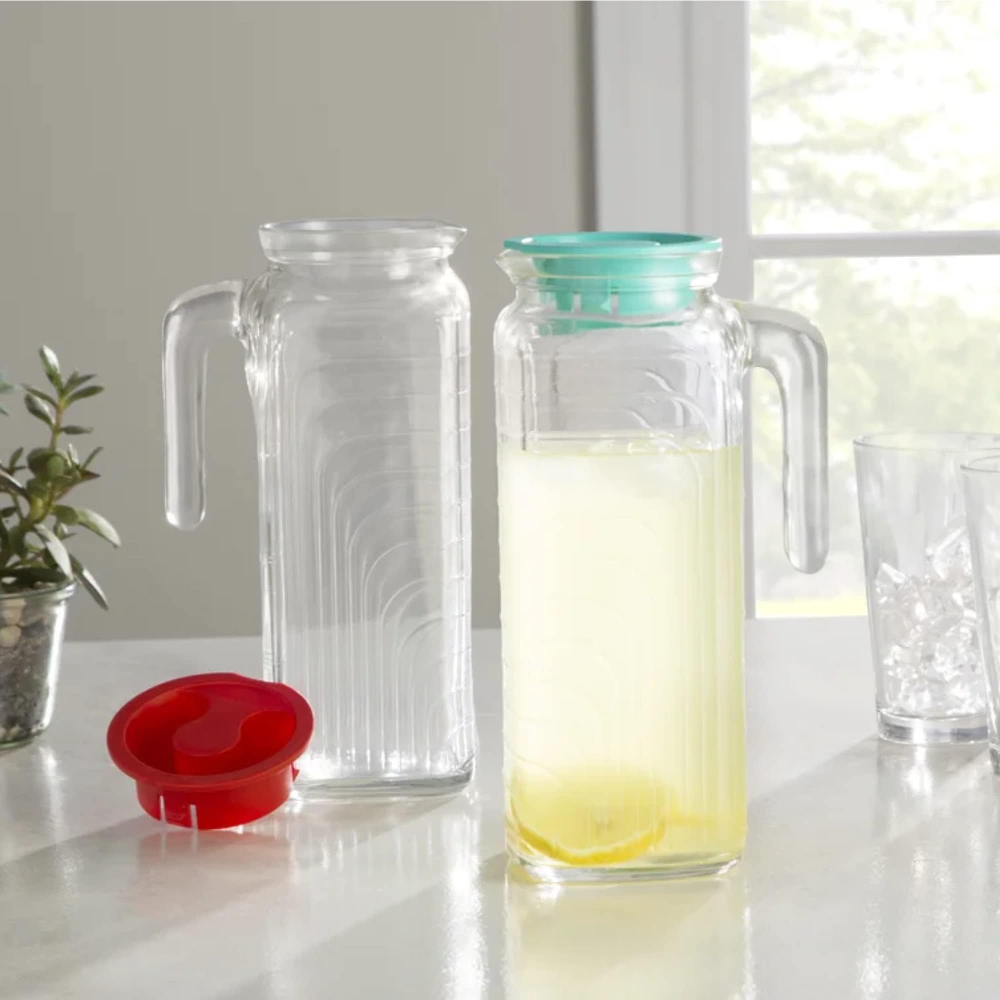 Bormioli Rocco Gelo jug dishwasher safe and shock resistant.