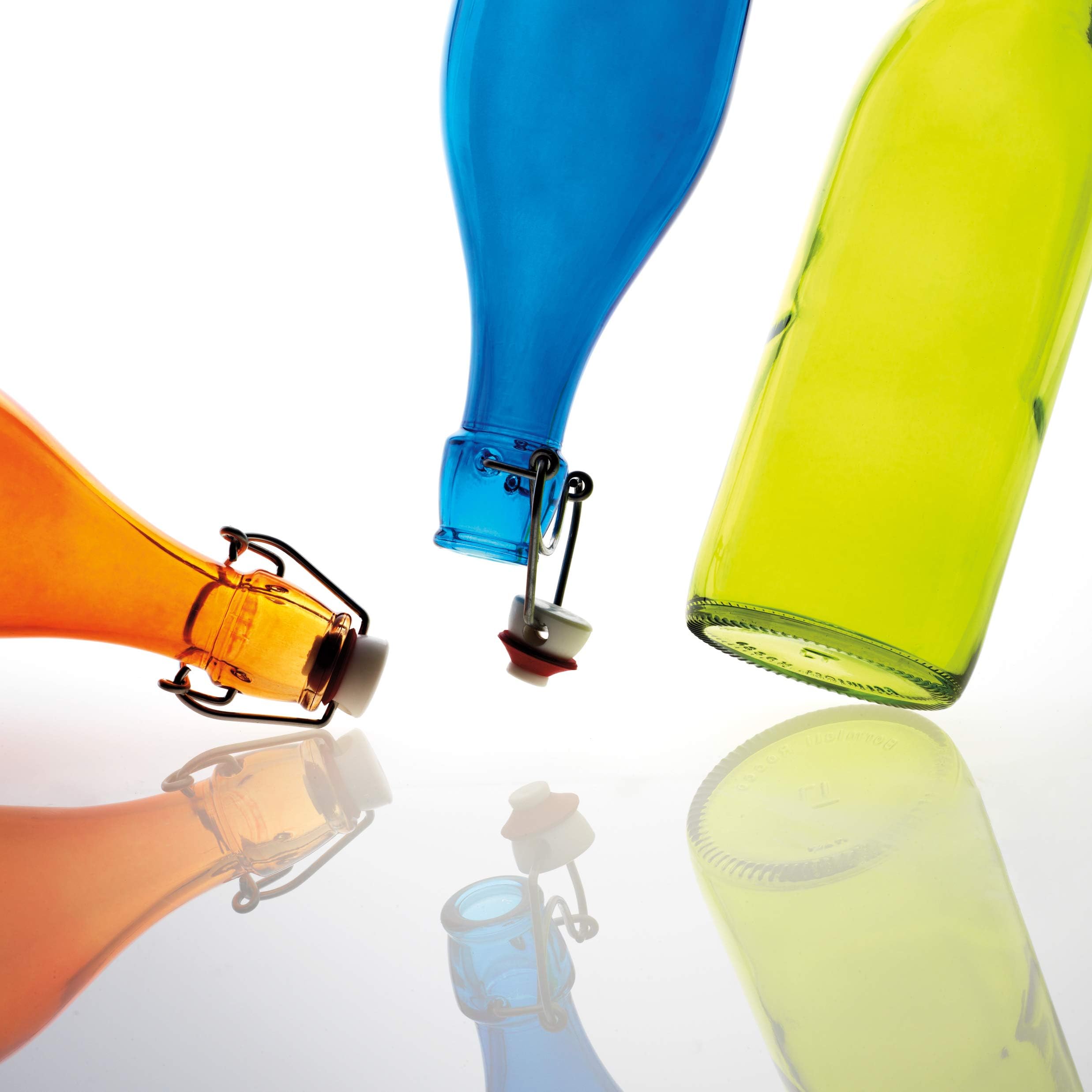 Giara bottle used for juice storage and infusion projects.
