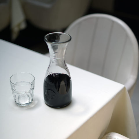 Elegant, classic bistro-style Misura carafe for table presentation