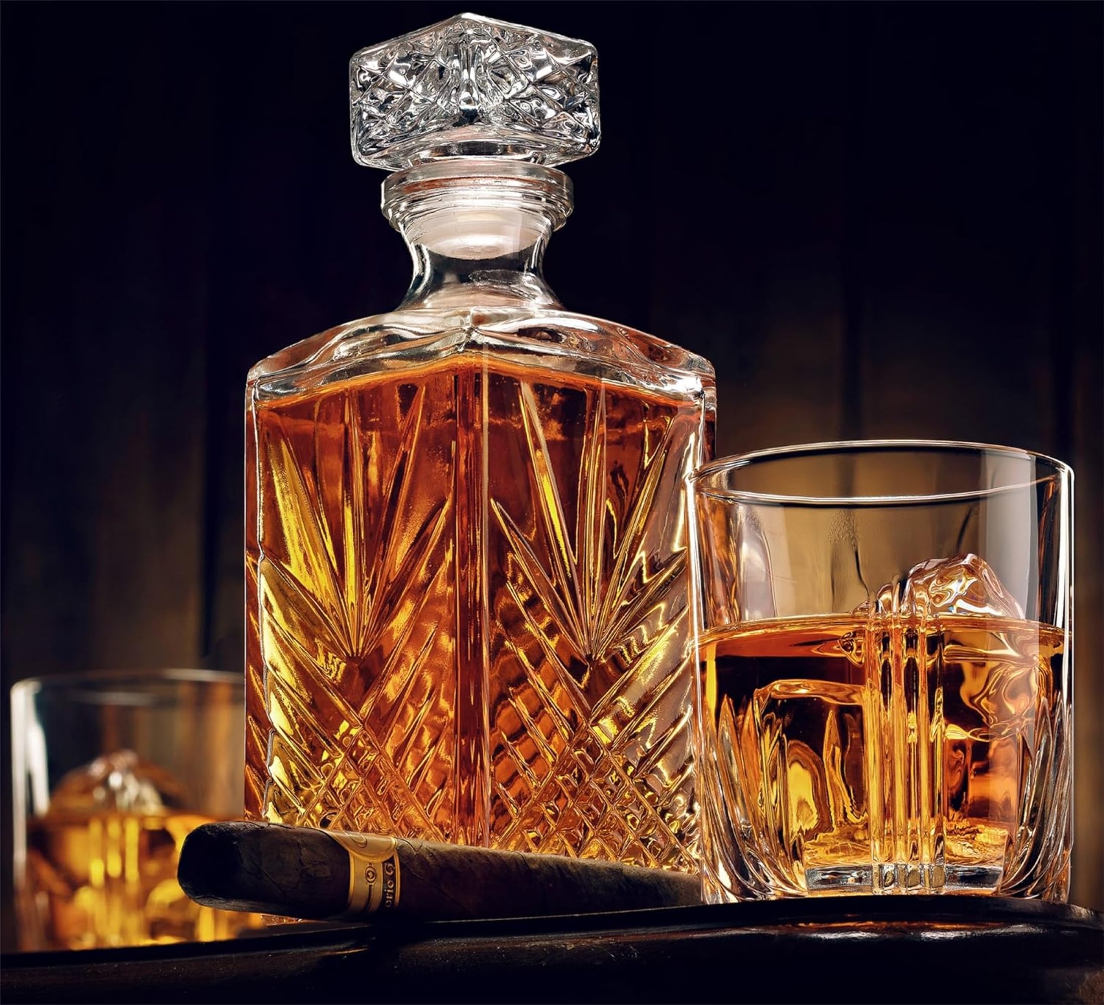 Bormioli Rocco Selecta decanter featuring airtight lid preserves aroma and freshness.