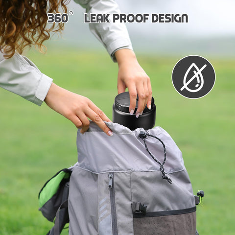 BOSEDSANG black finish offers a sleek, everyday lunch accessory.