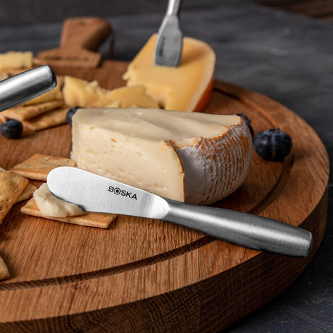 Dishwasher-safe Boska cheese knives for easy cleaning.