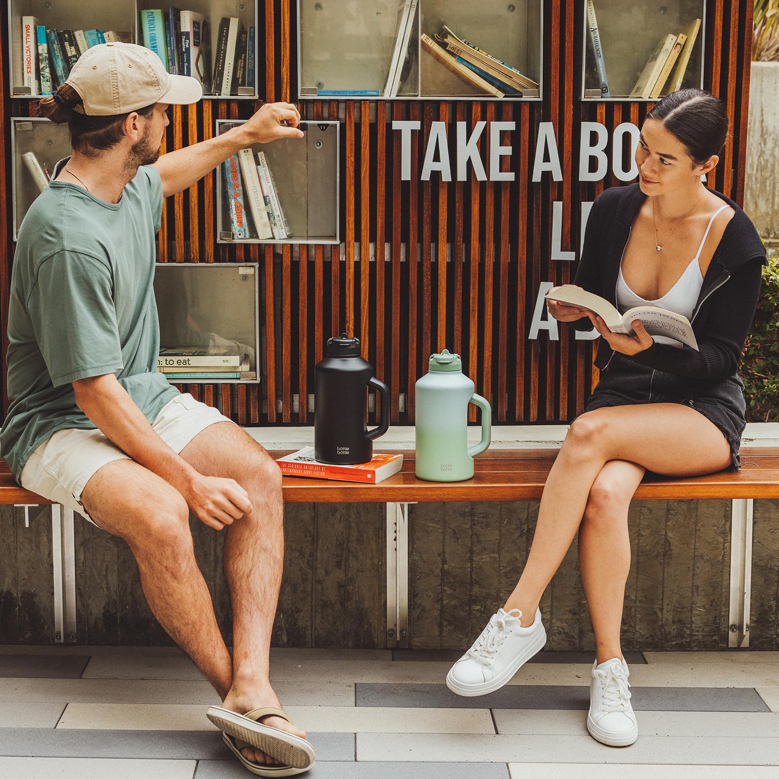 BOTTLE BOTTLE black finish matches gym gear