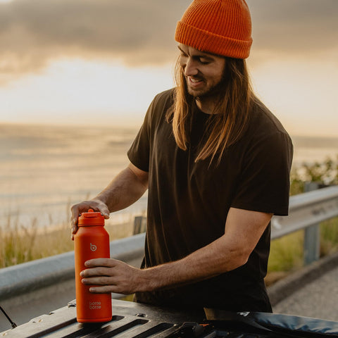 BOTTLE BOTTLE 40 oz capacity helps meet hydration goals.