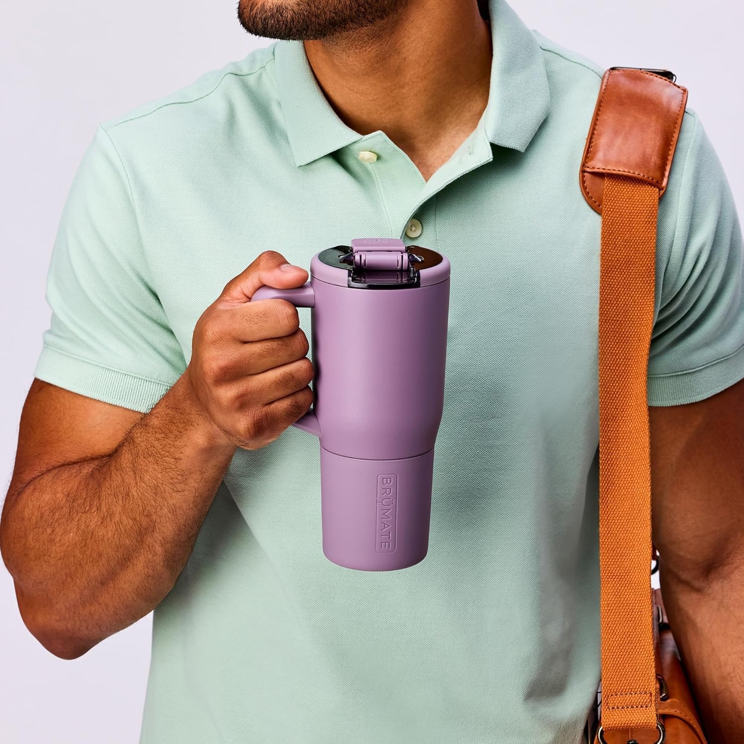BrüMate Müv 25oz with sturdy handle, easy to grip during commutes