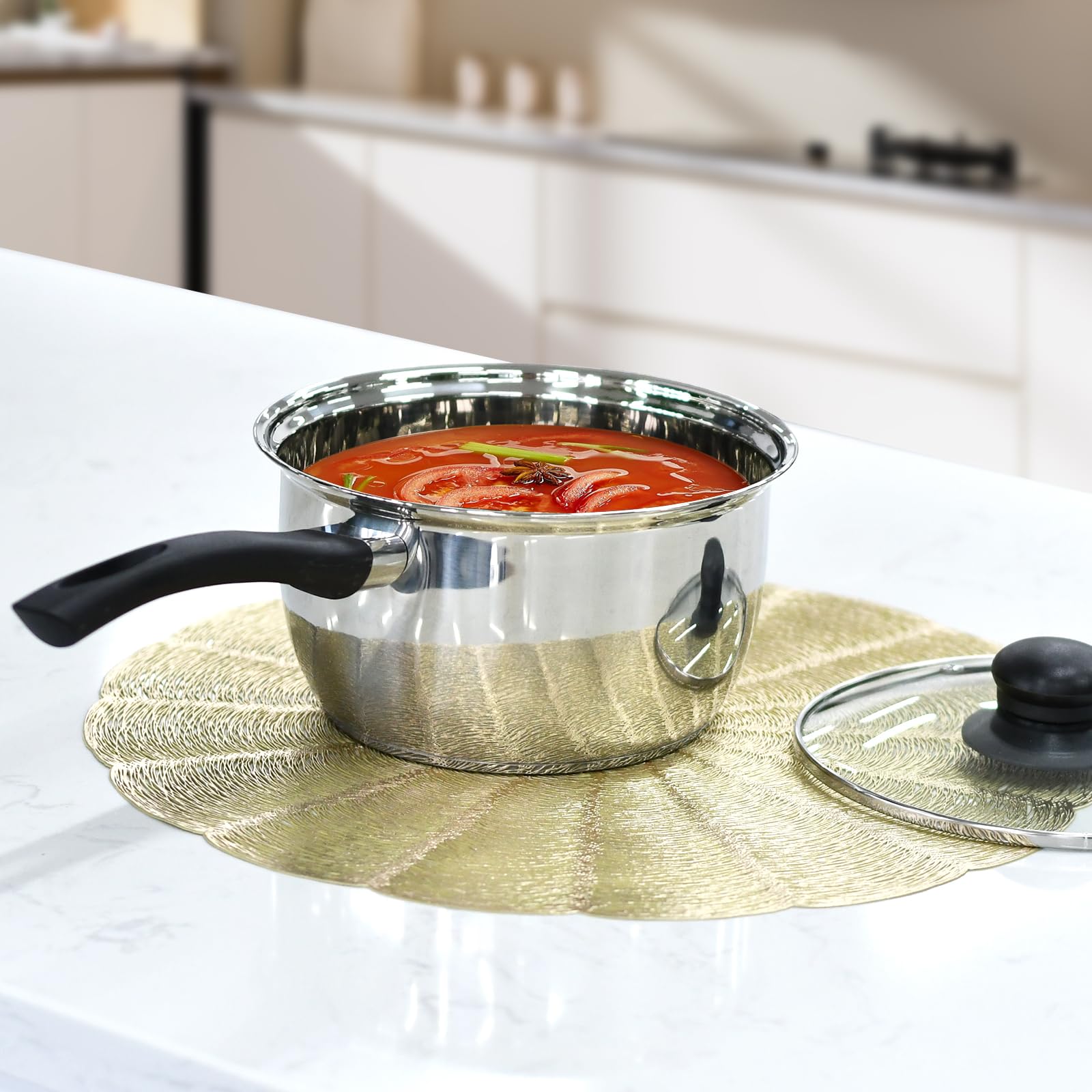 BSDLZCH pot set with clear lid allows watching progress while retaining heat.