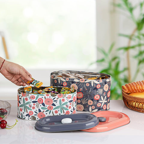 BSTKEY tin exterior with cute pattern adds decorative counter appeal.