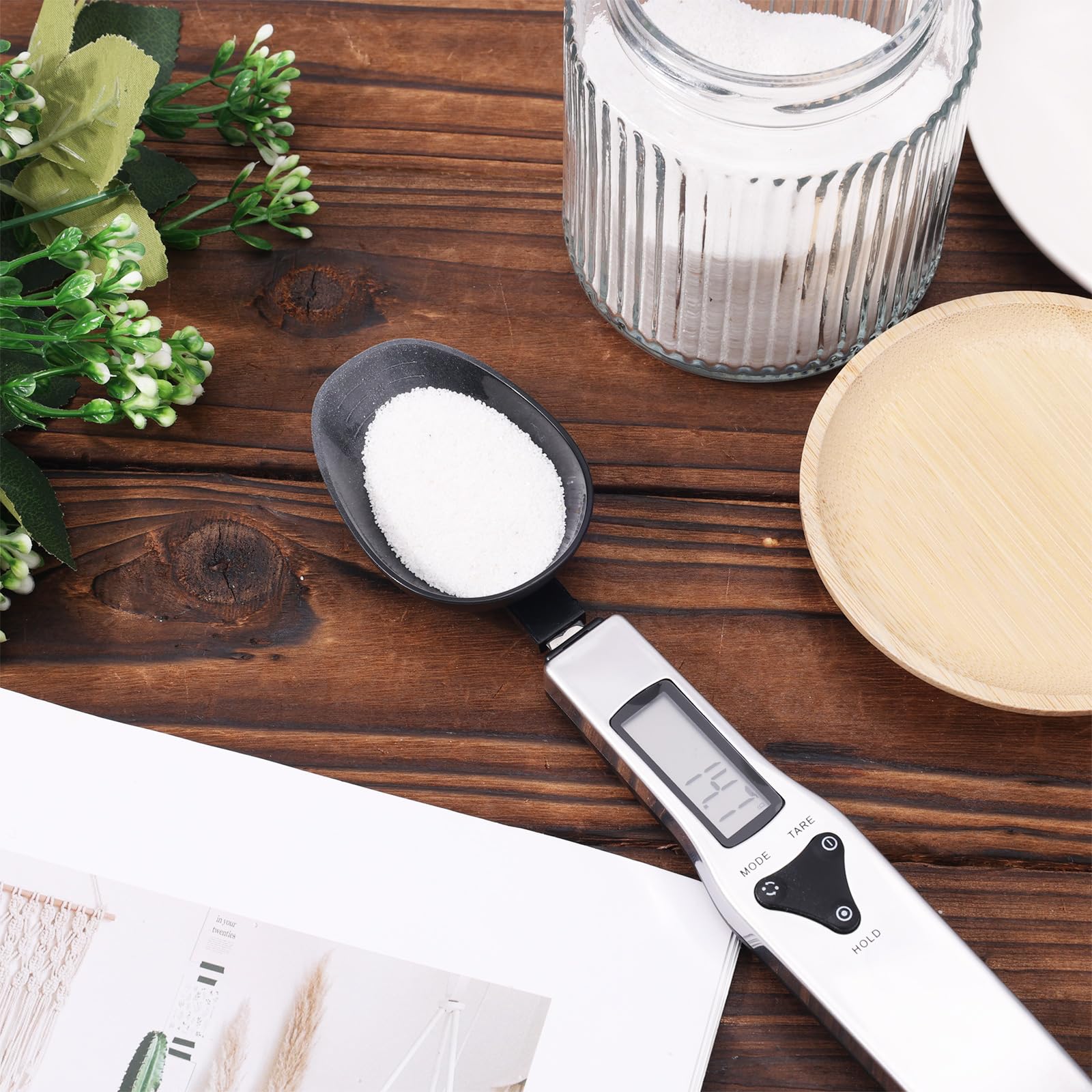 BTFO spoon scale with stainless steel head and detachable design for easy cleaning.