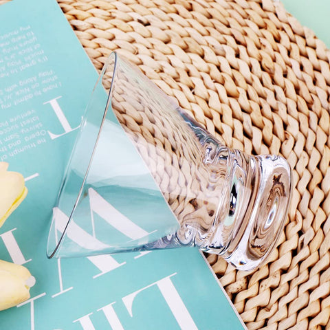 BTGLLAS lightweight, dishwasher-safe glasses simplify cleanup after entertaining.