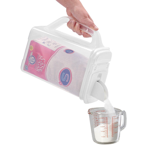 Buddeez wide flip-top lid features pour spout for controlled pouring