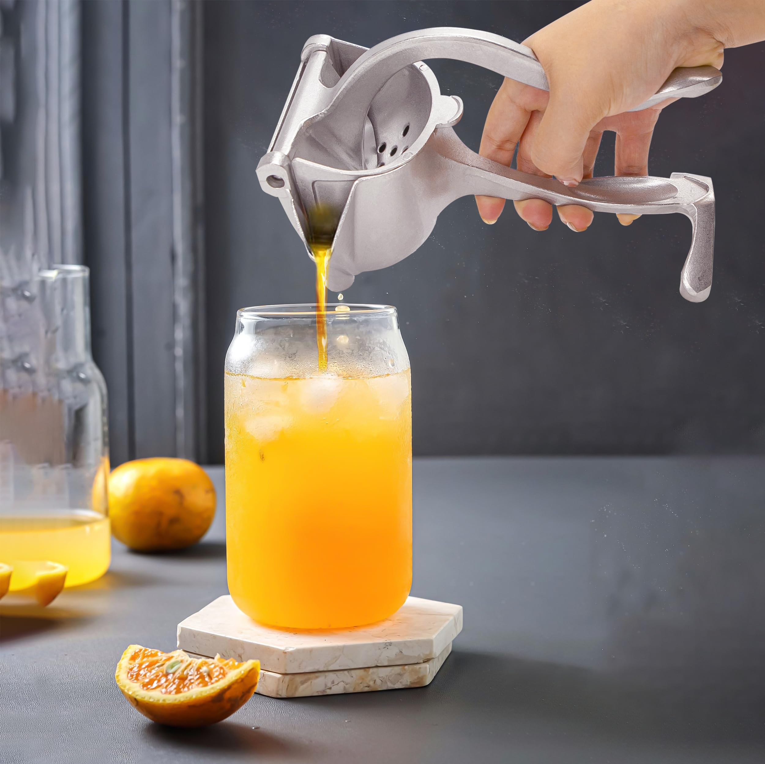 BuleVina Bar Juicer non slip feet stabilize squeezing on counter.