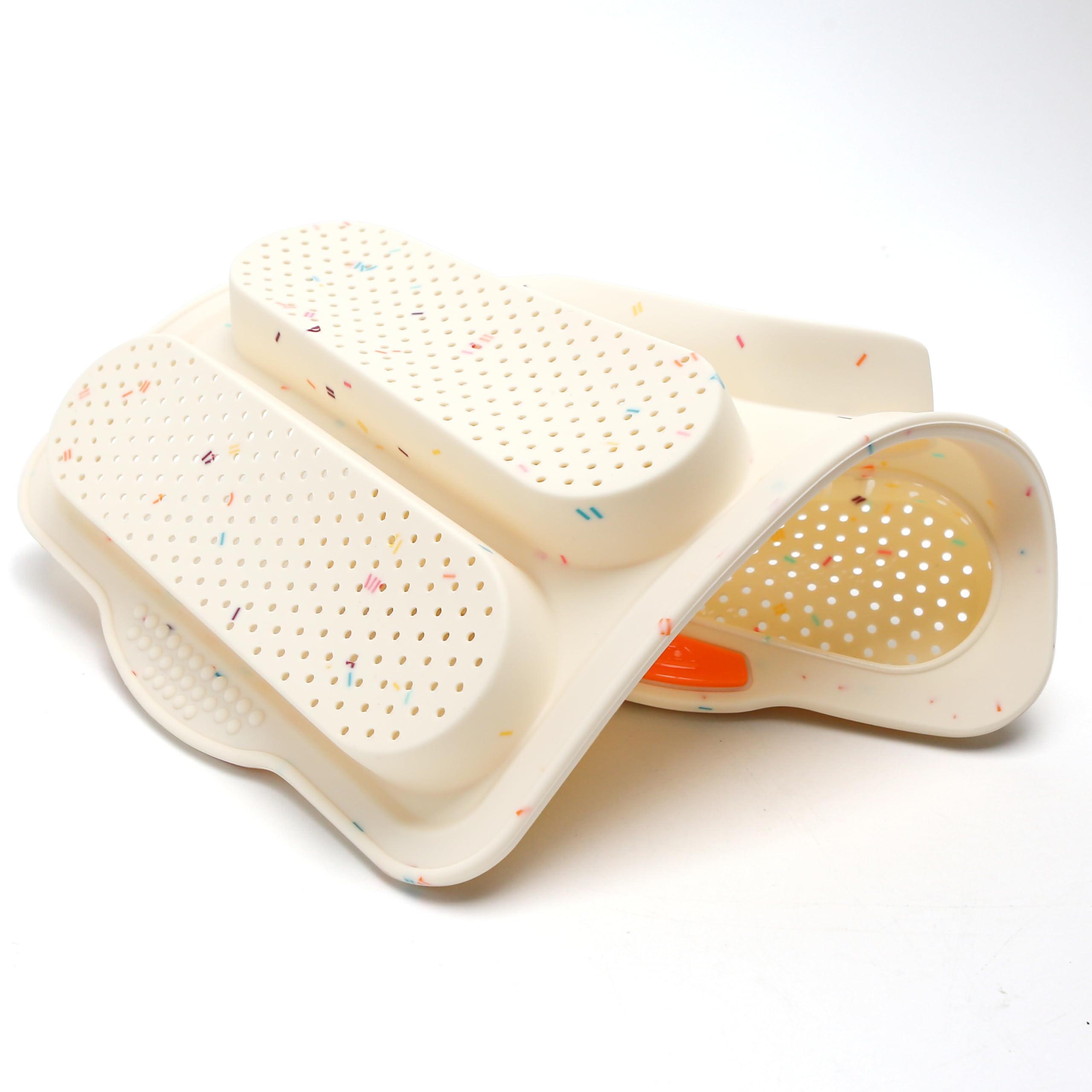Non-stick silicone bake tray by BuleVina simplifies releasing warm breads.